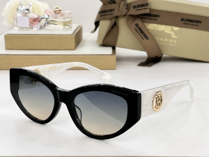 Burberry Kingdom TB Luxury Eyewear Sunglasses B6002 Black White Burberry Kingdom TB Luxury Eyewear Sunglasses B6002 Black White