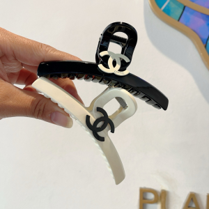 Chanel CC Logo Hair Clip Black
