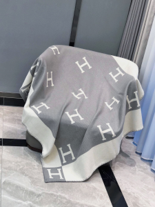 Hermes Avalon III Throw Blanket Grey Jacquard Woven Wool and Cashmere Hermes Avalon III Throw Blanket Grey Jacquard Woven Wool and Cashmere
