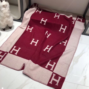 Hermes Avalon III Throw Blanket Red Jacquard Woven Wool and Cashmere Hermes Avalon III Throw Blanket Red Jacquard Woven Wool and Cashmere