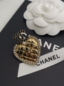Chanel Crystal Gold Metal Heart Brooch