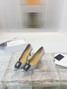 Manolo Blahnik Hangisi buckle detail Off White Satin Pumps 65MM Manolo Blahnik Hangisi buckle detail Off White Satin Pumps 65MM