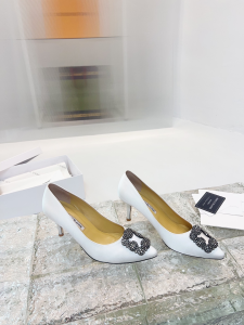 Manolo Blahnik Hangisi buckle detail White Satin Pumps 65MM Manolo Blahnik Hangisi buckle detail White Satin Pumps 65MM