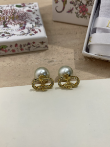 Dior Lucky Tribales Pearl Earrings