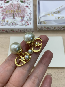 Dior Lucky Tribales Pearl Star Earrings