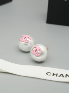 Chanel CC Pearl Stud Earring