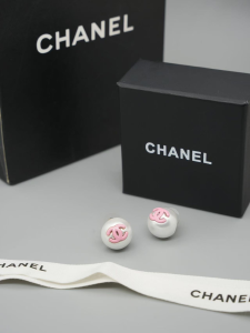 Chanel CC Pearl Stud Earring