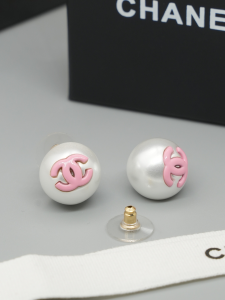 Chanel CC Pearl Stud Earring