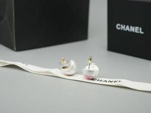Chanel CC Pearl Stud Earring