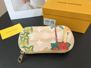 Louis Vuitton Sunglasses Pouch Beige