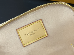 Louis Vuitton Sunglasses Pouch Beige