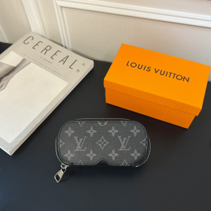 Louis Vuitton Sunglasses Pouch Black