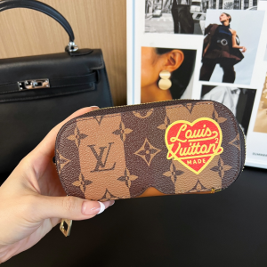 Louis Vuitton Sunglasses Pouch Brown