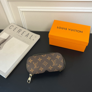 Louis Vuitton Sunglasses Pouch Brown Black