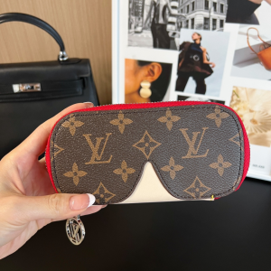 Louis Vuitton Sunglasses Pouch Brown Red