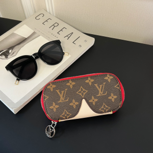Louis Vuitton Sunglasses Pouch Brown Red