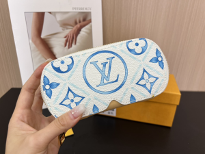 Louis Vuitton Sunglasses Pouch White Blue
