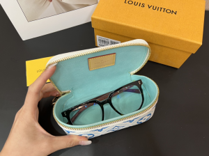 Louis Vuitton Sunglasses Pouch White Blue