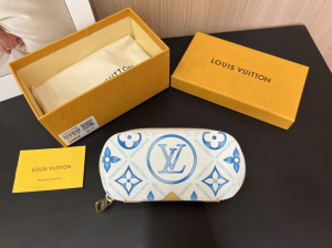 Louis Vuitton Sunglasses Pouch White Blue
