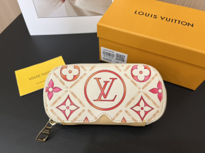 Louis Vuitton Sunglasses Pouch White Pink