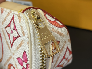 Louis Vuitton Sunglasses Pouch White Pink