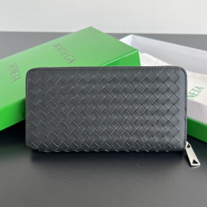 Bottega Veneta Intrecciato Leather Zip Around Wallet Black Bottega Veneta Intrecciato Leather Zip Around Wallet Black