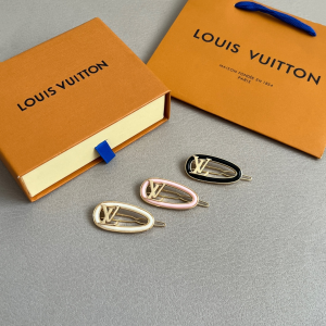 Louis Vuitton My LV Chain Hair Clip Pink