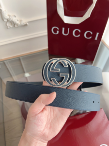 Gucci Reversible Belt with Interlocking G Buckle Navy Blue Grained Calf Leather Gucci Reversible Belt with Interlocking G Buckle Navy Blue Grained Calf Leather