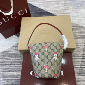 Gucci Childrens Allover What Print Bag Beige Dark Brown GG Supreme Gucci Childrens Allover What Print Bag Beige Dark Brown GG Supreme