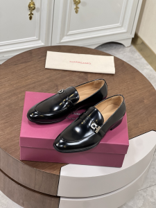 Ferragamo Gancini Plaque Leather Loafers Dress Shoes Black Ferragamo Gancini Plaque Leather Loafers Dress Shoes Black