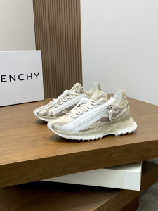 Givenchy Spectre Low Sneakers Beige White Leather and Camo Printed Nylon Givenchy Spectre Low Sneakers Beige White Leather and Camo Printed Nylon