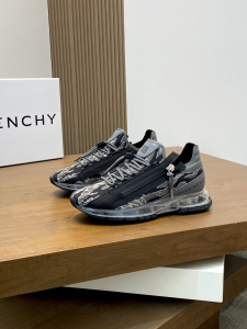 Givenchy Spectre Low Sneakers Black Gray Leather and Camo Printed Nylon Givenchy Spectre Low Sneakers Black Gray Leather and Camo Printed Nylon