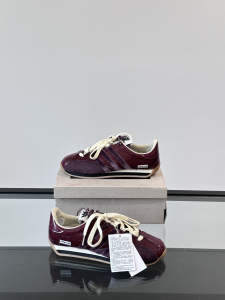 Adidas Country OG SFTM Sneakers Red Nylon and Leather Adidas Country OG SFTM Sneakers Red Nylon and Leather