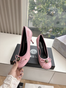 Versace Gianni Ribbon Bowknot Pink Patent Leather High Heeled Pumps Versace Gianni Ribbon Bowknot Pink Patent Leather High Heeled Pumps