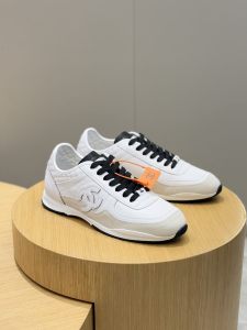 Chanel CC Logo White Leather Lace Up Sneakers Chanel CC Logo White Leather Lace Up Sneakers