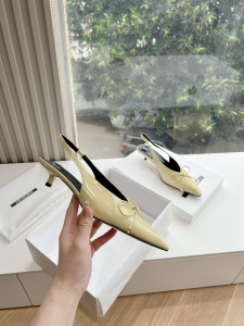 Jacquemus The Low Cubisto Leather Slingback Pumps Yellow 40MM Jacquemus The Low Cubisto Leather Slingback Pumps Yellow 40MM