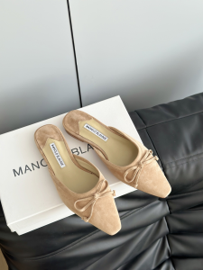 Manolo Blahnik Ballerimu Bow Details Flat Mules Beige Suede Leather Manolo Blahnik Ballerimu Bow Details Flat Mules Beige Suede Leather