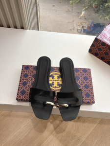 Tory Burch Pierced Metallic Toe Ring Flat Sandals Black Tory Burch Pierced Metallic Toe Ring Flat Sandals Black