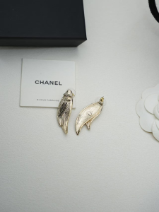 Chanel Gold Metal Leaf Earrings