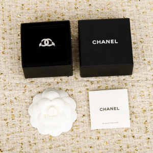 Chanel Crystal CC Logo White Gold Rings