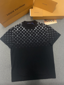 Louis Vuitton Monogram Gradient Cotton T Shirt Black Louis Vuitton Monogram Gradient Cotton T Shirt Black