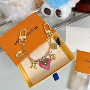 Louis Vuitton MY Heart Bag Charm Fuchsia