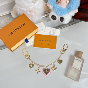 Louis Vuitton MY Heart Bag Charm Pink