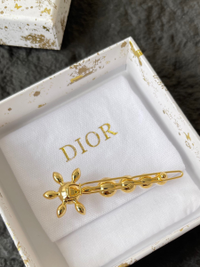 Dior Bloom In Dior Pearl Hair Clips