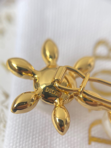 Dior Bloom In Dior Pearl Hair Clips