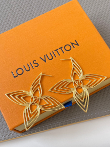 Louis Vuitton LV Breeze Earrings