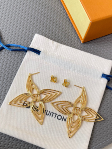 Louis Vuitton LV Breeze Earrings