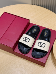 Valentino Vlogo Flat Slides Sandals Off White Calf Leather Valentino Vlogo Flat Slides Sandals Off White Calf Leather