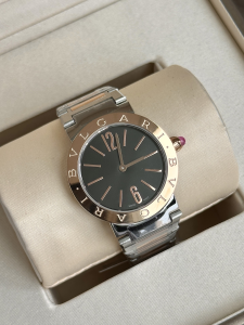 Bvlgari Bvlgari Black Dial Stainless Steel Case and Bracelet Watch 33MM Bvlgari Bvlgari Black Dial Stainless Steel Case and Bracelet Watch 33MM