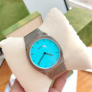 Gucci 25H Interlocking G Steel Bracelet Light Blue Dial Watch Gucci 25H Interlocking G Steel Bracelet Light Blue Dial Watch